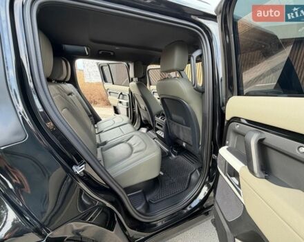 Черный Ленд Ровер Дефендер, объемом двигателя 3 л и пробегом 72 тыс. км за 75999 $, фото 105 на Automoto.ua