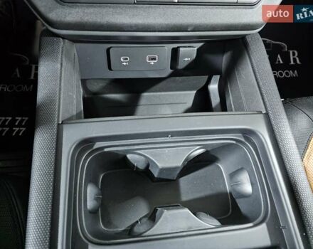 Черный Ленд Ровер Дефендер, объемом двигателя 3 л и пробегом 23 тыс. км за 99999 $, фото 33 на Automoto.ua