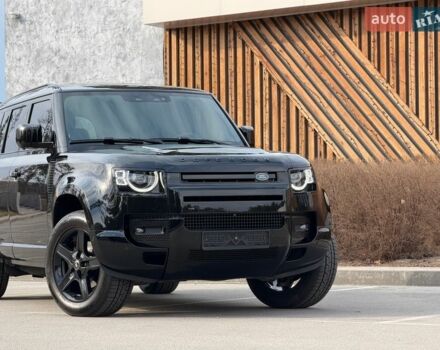 Черный Ленд Ровер Дефендер, объемом двигателя 3 л и пробегом 72 тыс. км за 75999 $, фото 3 на Automoto.ua