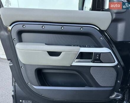 Ленд Ровер Дефендер 2022 в Киеве на Automoto.ua Черный Ленд Ровер Дефендер, объемом двигателя 3 л и пробегом 135 тыс. км за 70000 $, фото 11 на Automoto.ua