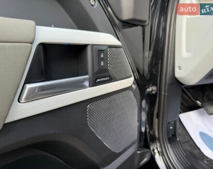 Черный Ленд Ровер Дефендер, объемом двигателя 3 л и пробегом 72 тыс. км за 75999 $, фото 117 на Automoto.ua