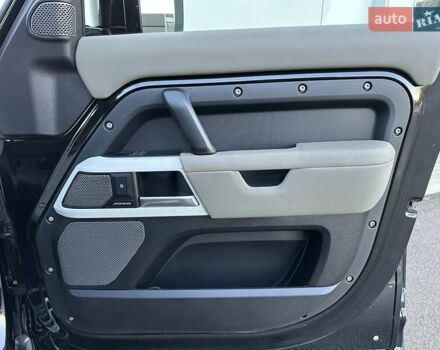 Ленд Ровер Дефендер 2022 в Киеве на Automoto.ua Черный Ленд Ровер Дефендер, объемом двигателя 3 л и пробегом 135 тыс. км за 70000 $, фото 29 на Automoto.ua