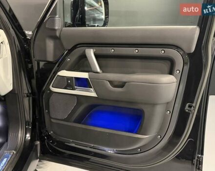 Черный Ленд Ровер Дефендер, объемом двигателя 3 л и пробегом 39 тыс. км за 82900 $, фото 23 на Automoto.ua