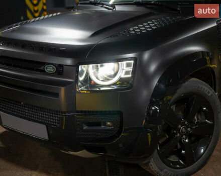 Черный Ленд Ровер Дефендер, объемом двигателя 5 л и пробегом 16 тыс. км за 140000 $, фото 3 на Automoto.ua