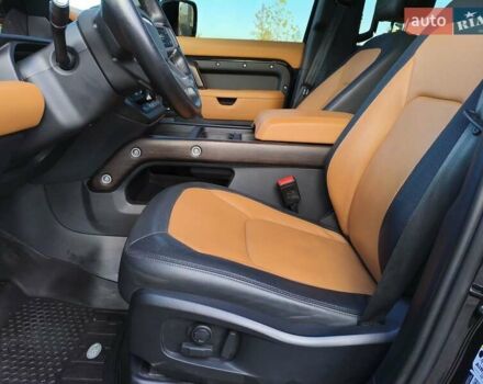 Черный Ленд Ровер Дефендер, объемом двигателя 3 л и пробегом 81 тыс. км за 85325 $, фото 23 на Automoto.ua