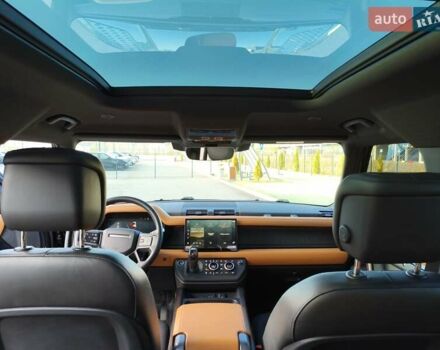 Черный Ленд Ровер Дефендер, объемом двигателя 3 л и пробегом 81 тыс. км за 85325 $, фото 24 на Automoto.ua