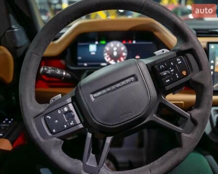 Черный Ленд Ровер Дефендер, объемом двигателя 5 л и пробегом 16 тыс. км за 140000 $, фото 16 на Automoto.ua