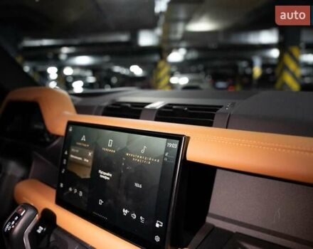 Черный Ленд Ровер Дефендер, объемом двигателя 5 л и пробегом 16 тыс. км за 140000 $, фото 14 на Automoto.ua