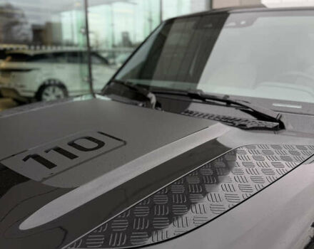 Чорний Ленд Ровер Дефендер, об'ємом двигуна 3 л та пробігом 18 тис. км за 109000 $, фото 8 на Automoto.ua