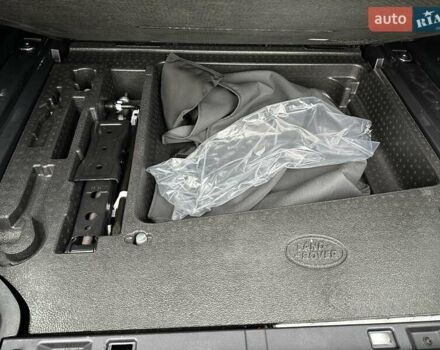 Чорний Ленд Ровер Дефендер, об'ємом двигуна 3 л та пробігом 14 тис. км за 112500 $, фото 32 на Automoto.ua