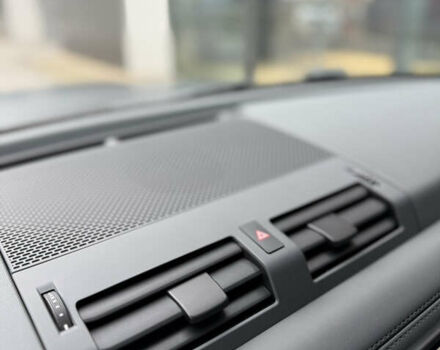 Чорний Ленд Ровер Дефендер, об'ємом двигуна 3 л та пробігом 18 тис. км за 109000 $, фото 34 на Automoto.ua