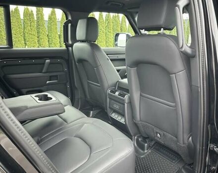 Чорний Ленд Ровер Дефендер, об'ємом двигуна 3 л та пробігом 14 тис. км за 112500 $, фото 24 на Automoto.ua