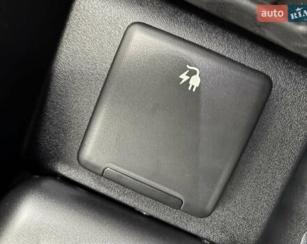 Черный Ленд Ровер Дефендер, объемом двигателя 3 л и пробегом 1 тыс. км за 125222 $, фото 9 на Automoto.ua