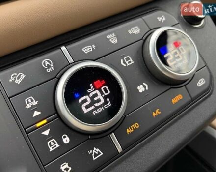 Черный Ленд Ровер Дефендер, объемом двигателя 3 л и пробегом 1 тыс. км за 125222 $, фото 56 на Automoto.ua