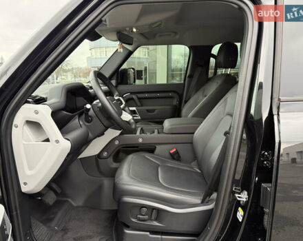 Черный Ленд Ровер Дефендер, объемом двигателя 3 л и пробегом 21 тыс. км за 87000 $, фото 16 на Automoto.ua