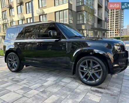 Ленд Ровер Дефендер 2024 у Києві на Automoto.ua Чорний Ленд Ровер Дефендер, об'ємом двигуна 3 л та пробігом 15 тис. км за 111000 $, фото 4 на Automoto.ua