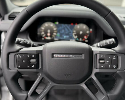 Черный Ленд Ровер Дефендер, объемом двигателя 3 л и пробегом 26 тыс. км за 97000 $, фото 28 на Automoto.ua