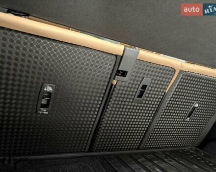 Черный Ленд Ровер Дефендер, объемом двигателя 3 л и пробегом 1 тыс. км за 125222 $, фото 8 на Automoto.ua