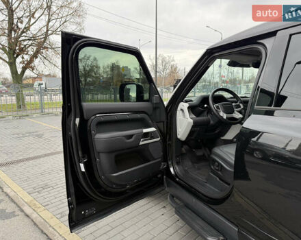 Черный Ленд Ровер Дефендер, объемом двигателя 3 л и пробегом 21 тыс. км за 87000 $, фото 14 на Automoto.ua