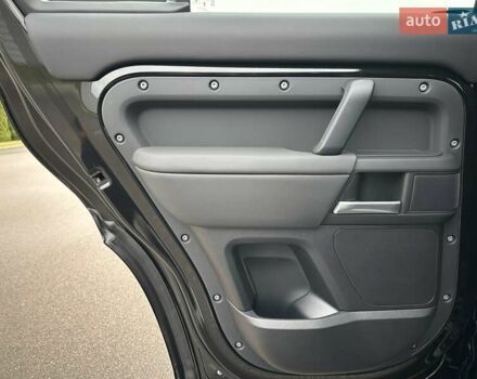 Чорний Ленд Ровер Дефендер, об'ємом двигуна 3 л та пробігом 14 тис. км за 112500 $, фото 19 на Automoto.ua