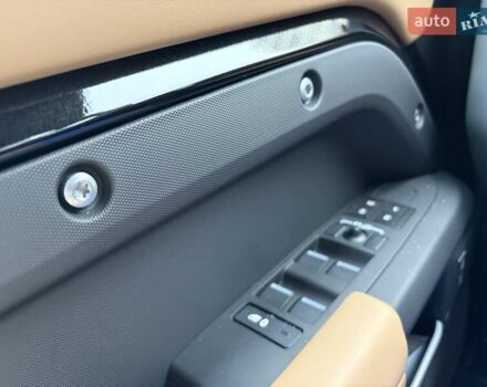 Черный Ленд Ровер Дефендер, объемом двигателя 3 л и пробегом 1 тыс. км за 125222 $, фото 47 на Automoto.ua