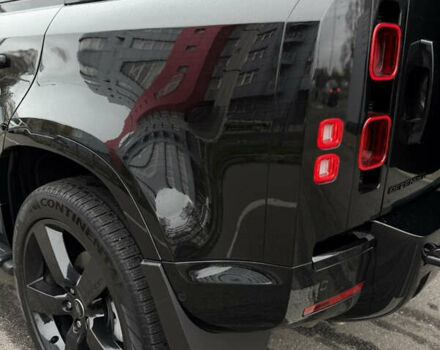 Чорний Ленд Ровер Дефендер, об'ємом двигуна 3 л та пробігом 18 тис. км за 109000 $, фото 18 на Automoto.ua