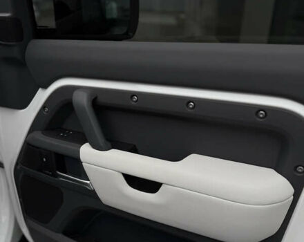 Чорний Ленд Ровер Дефендер, об'ємом двигуна 3 л та пробігом 18 тис. км за 109000 $, фото 38 на Automoto.ua