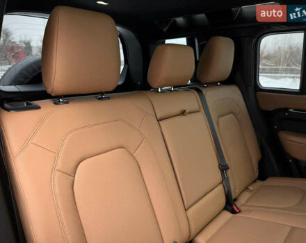 Черный Ленд Ровер Дефендер, объемом двигателя 3 л и пробегом 19 тыс. км за 135000 $, фото 62 на Automoto.ua