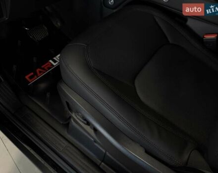 Чорний Ленд Ровер Дефендер, об'ємом двигуна 3 л та пробігом 7 тис. км за 102500 $, фото 47 на Automoto.ua