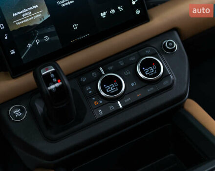 Чорний Ленд Ровер Дефендер, об'ємом двигуна 3 л та пробігом 23 тис. км за 135000 $, фото 31 на Automoto.ua