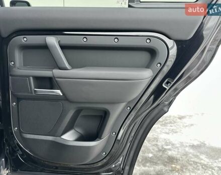 Черный Ленд Ровер Дефендер, объемом двигателя 3 л и пробегом 11 тыс. км за 86500 $, фото 26 на Automoto.ua