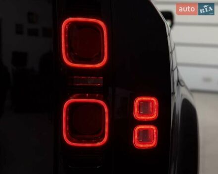 Чорний Ленд Ровер Дефендер, об'ємом двигуна 3 л та пробігом 7 тис. км за 102500 $, фото 23 на Automoto.ua