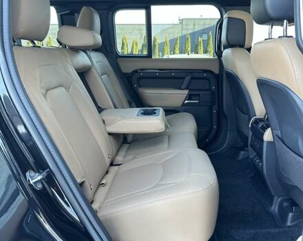 Чорний Ленд Ровер Дефендер, об'ємом двигуна 3 л та пробігом 17 тис. км за 117900 $, фото 27 на Automoto.ua