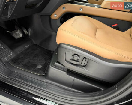 Черный Ленд Ровер Дефендер, объемом двигателя 3 л и пробегом 19 тыс. км за 135000 $, фото 40 на Automoto.ua