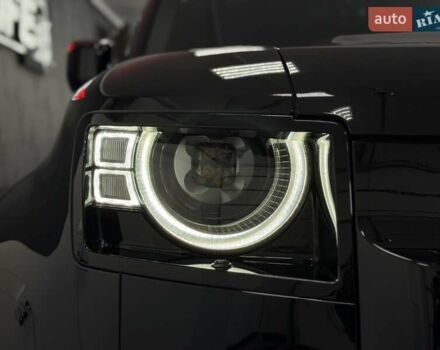 Чорний Ленд Ровер Дефендер, об'ємом двигуна 3 л та пробігом 7 тис. км за 102500 $, фото 8 на Automoto.ua