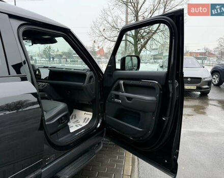 Черный Ленд Ровер Дефендер, объемом двигателя 3 л и пробегом 16 тыс. км за 118000 $, фото 30 на Automoto.ua