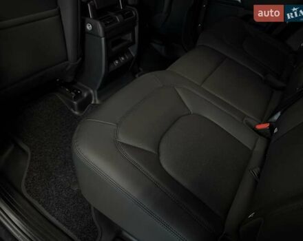 Чорний Ленд Ровер Дефендер, об'ємом двигуна 3 л та пробігом 7 тис. км за 102500 $, фото 54 на Automoto.ua