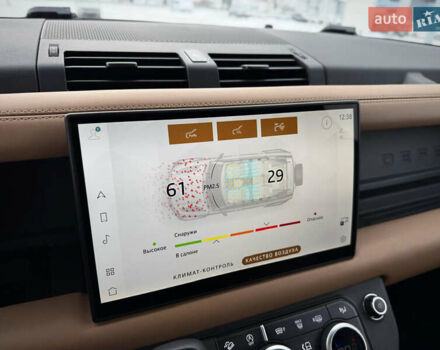 Черный Ленд Ровер Дефендер, объемом двигателя 3 л и пробегом 19 тыс. км за 135000 $, фото 49 на Automoto.ua