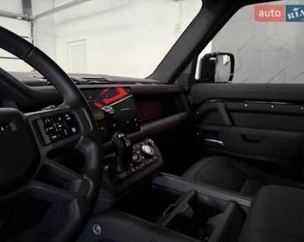 Чорний Ленд Ровер Дефендер, об'ємом двигуна 3 л та пробігом 7 тис. км за 102500 $, фото 37 на Automoto.ua