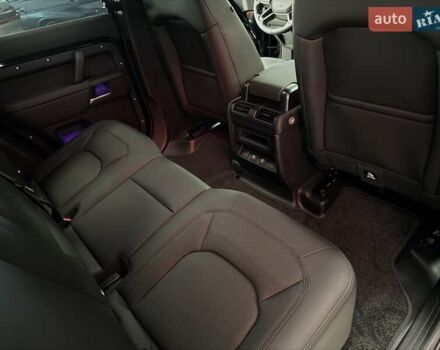 Чорний Ленд Ровер Дефендер, об'ємом двигуна 3 л та пробігом 7 тис. км за 102500 $, фото 58 на Automoto.ua
