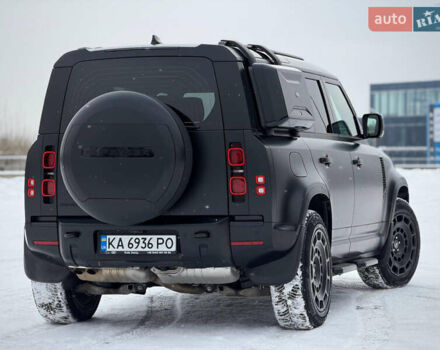 Черный Ленд Ровер Дефендер, объемом двигателя 3 л и пробегом 19 тыс. км за 135000 $, фото 5 на Automoto.ua