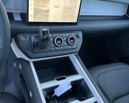 Чорний Ленд Ровер Дефендер, об'ємом двигуна 3 л та пробігом 7 тис. км за 86900 $, фото 17 на Automoto.ua