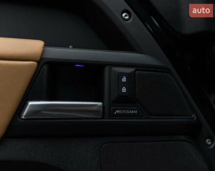 Чорний Ленд Ровер Дефендер, об'ємом двигуна 3 л та пробігом 23 тис. км за 135000 $, фото 34 на Automoto.ua