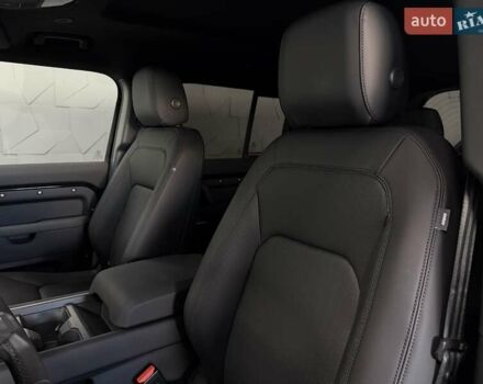 Чорний Ленд Ровер Дефендер, об'ємом двигуна 3 л та пробігом 7 тис. км за 102500 $, фото 44 на Automoto.ua