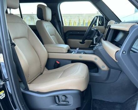 Чорний Ленд Ровер Дефендер, об'ємом двигуна 3 л та пробігом 17 тис. км за 117900 $, фото 30 на Automoto.ua