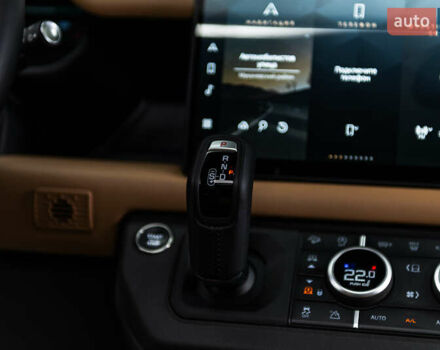 Чорний Ленд Ровер Дефендер, об'ємом двигуна 3 л та пробігом 23 тис. км за 135000 $, фото 32 на Automoto.ua