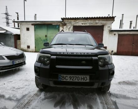 Чорний Ленд Ровер Дефендер, об'ємом двигуна 2 л та пробігом 113 тис. км за 7800 $, фото 1 на Automoto.ua
