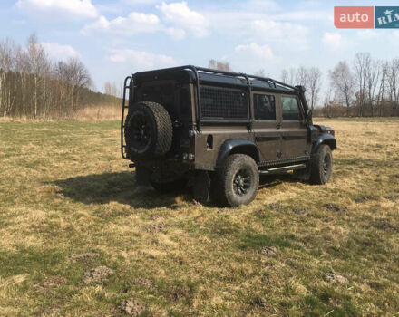 Коричневий Ленд Ровер Дефендер, об'ємом двигуна 2.2 л та пробігом 160 тис. км за 58353 $, фото 2 на Automoto.ua