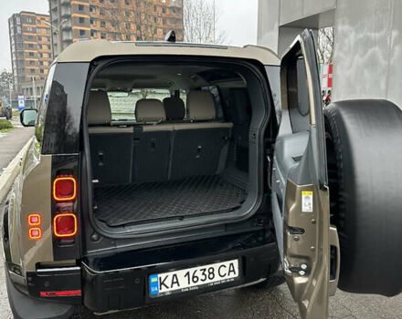 Коричневый Ленд Ровер Дефендер, объемом двигателя 2 л и пробегом 58 тыс. км за 57500 $, фото 5 на Automoto.ua