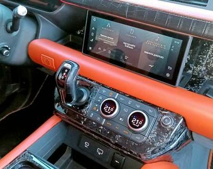 Коричневый Ленд Ровер Дефендер, объемом двигателя 3 л и пробегом 65 тыс. км за 72999 $, фото 60 на Automoto.ua